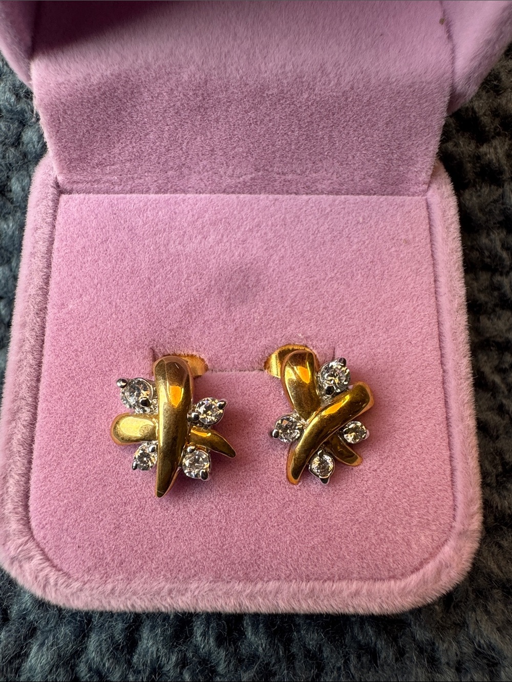 3051-Gold‎ Tone Swarovski Crystal Elements Post Earrings Pink Velvet Gift Box